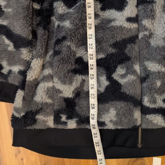 Columbia Coat Women’s XL Bundle Up Printed Fleece Black Gray Camo Pockets Gorp - Picture 7 of 10